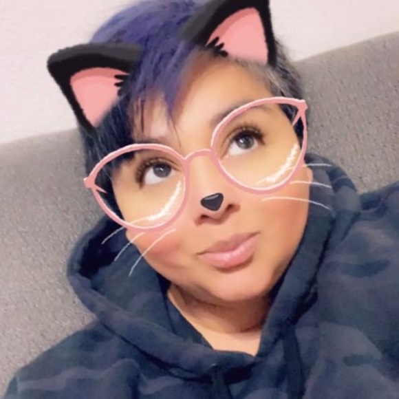 Meet your Posher, Sarah - Picture 1 of 1